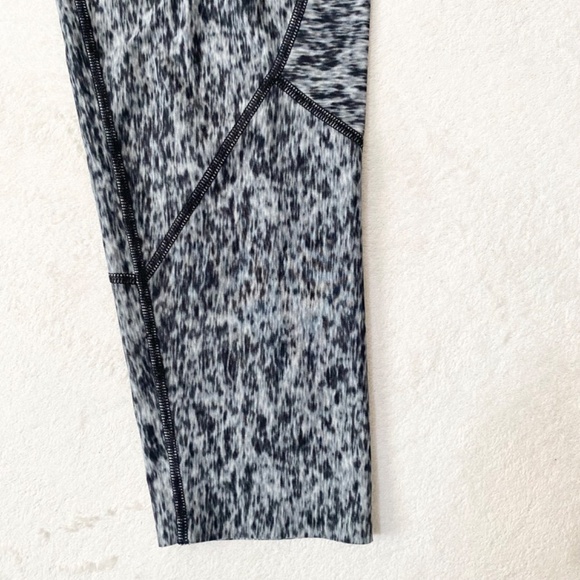 Victoria's  Secret Knockout Tight/Legging Ko Tighi Black/Gray Women's SZ X-Large - Picture 4 of 10